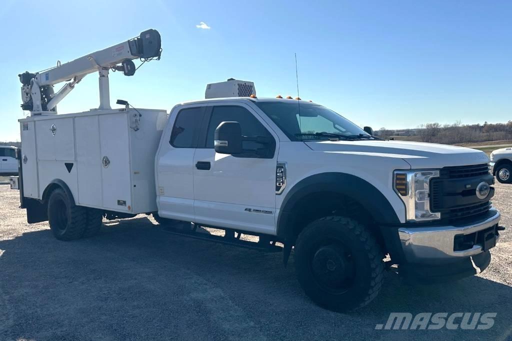 Ford F 550 XL SD Lánctalpas daruk