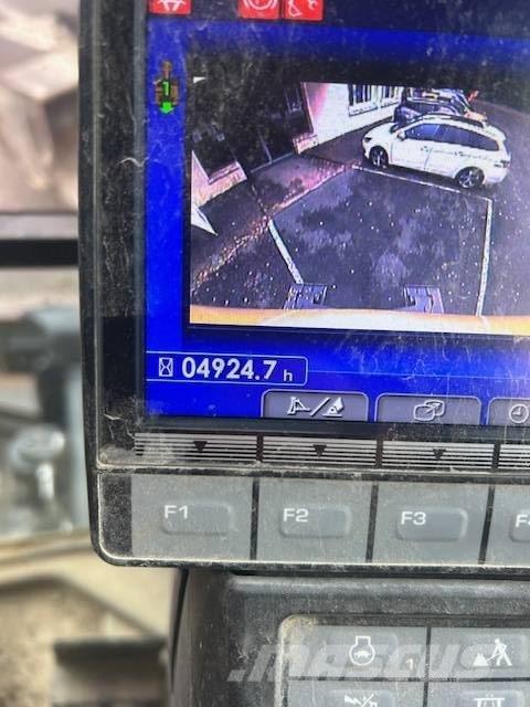 Komatsu PW 98 MR Gumikerekes kotrók