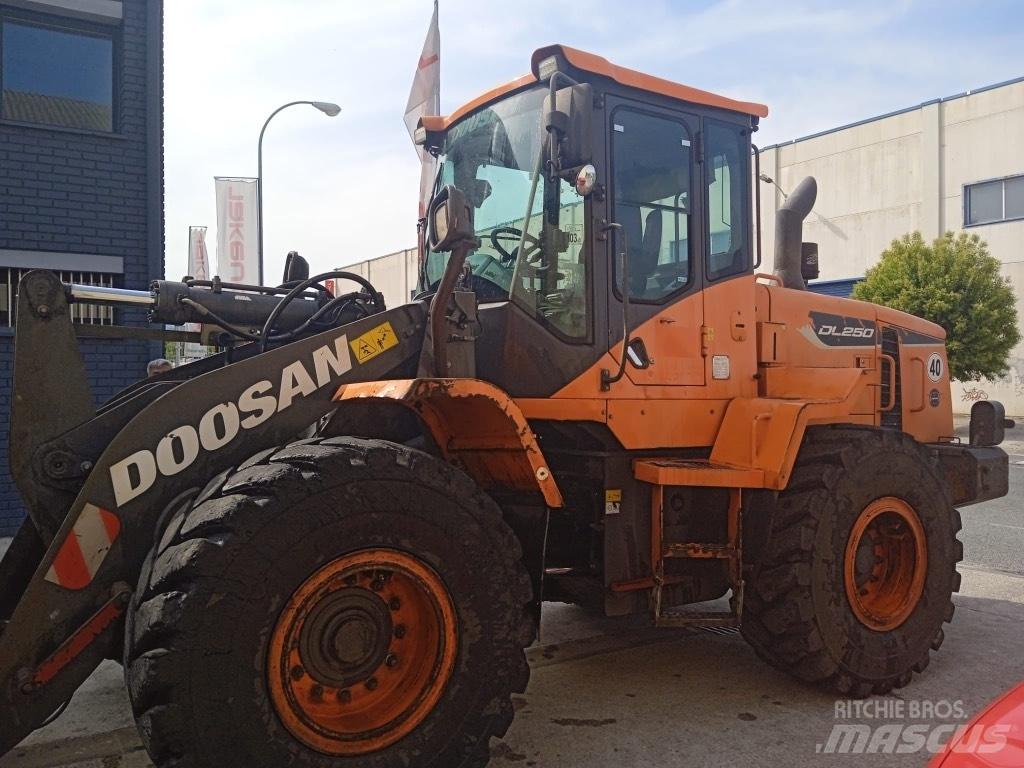 Doosan Dl250-5 Gumikerekes homlokrakodók