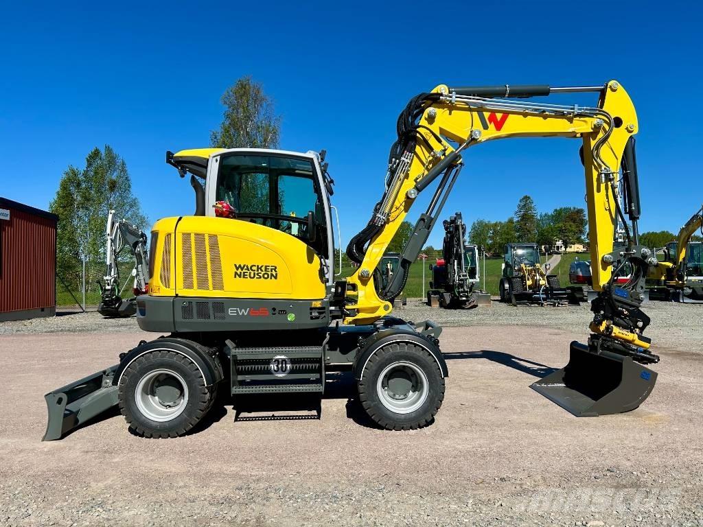 Wacker Neuson EW65 Gumikerekes kotrók