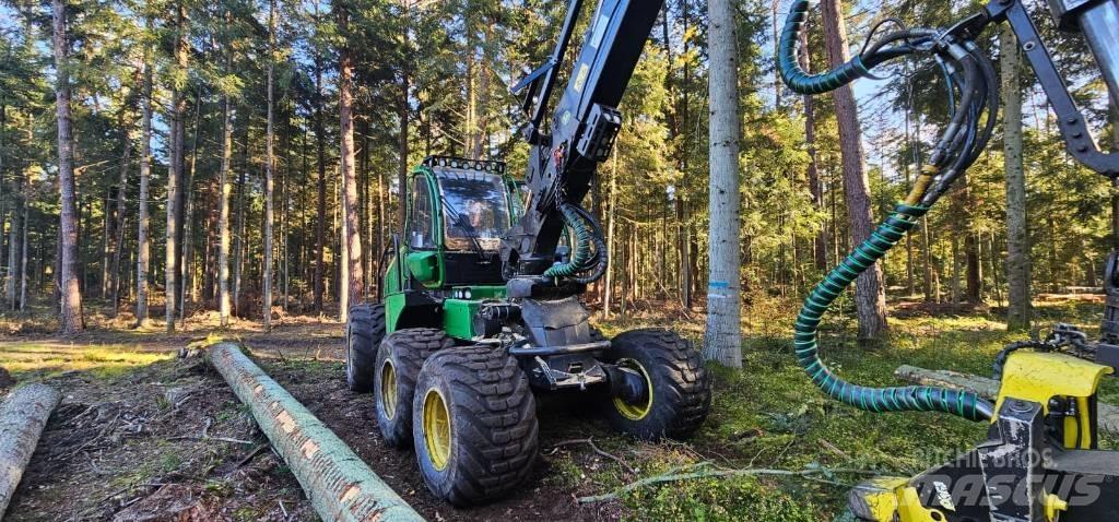 John Deere 1270 G Betakarítók