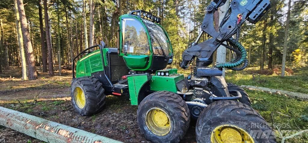 John Deere 1270 G Betakarítók