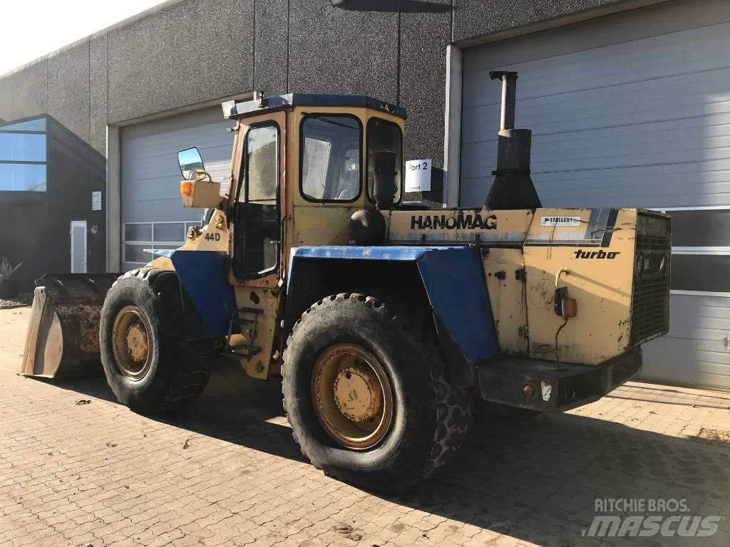 Hanomag 44D Gumikerekes homlokrakodók