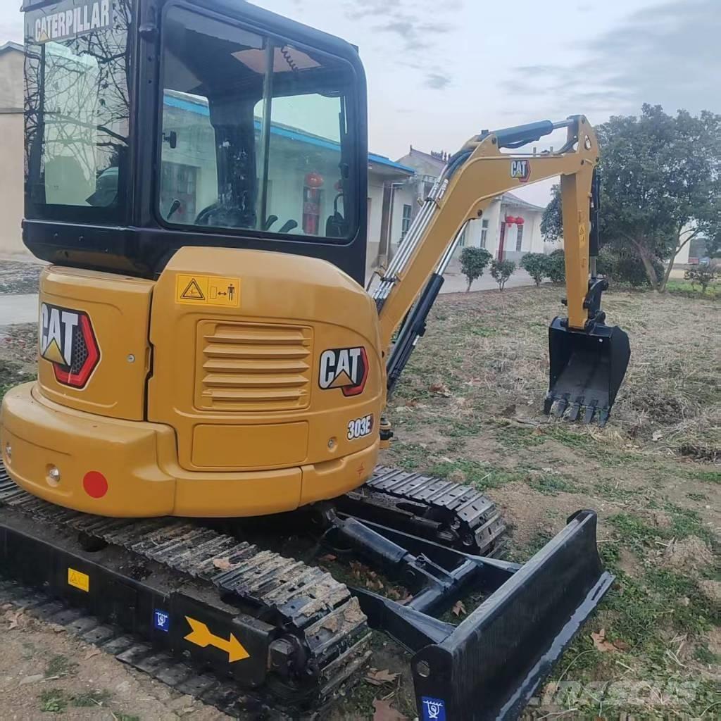 CAT 303 E Lánctalpas kotrók