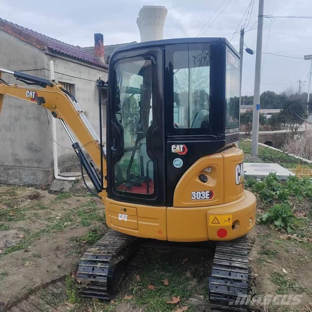 CAT 303 E Lánctalpas kotrók