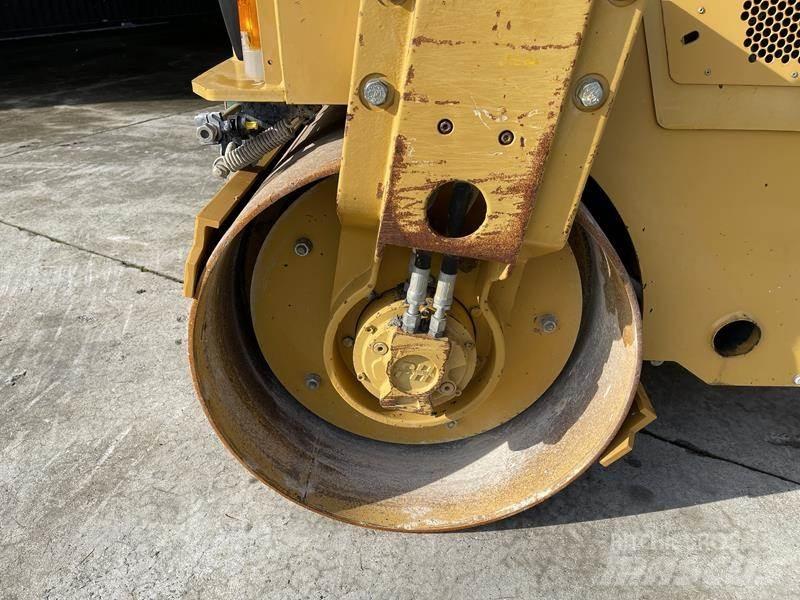 CAT CB 24 Ikerdobos hengerek