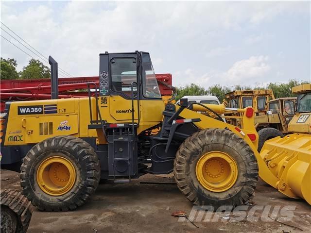 Komatsu WA 380 Gumikerekes homlokrakodók