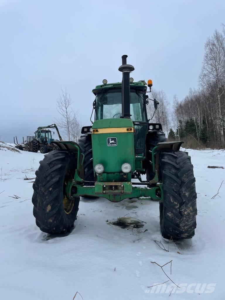 John Deere 4240 S Traktorok
