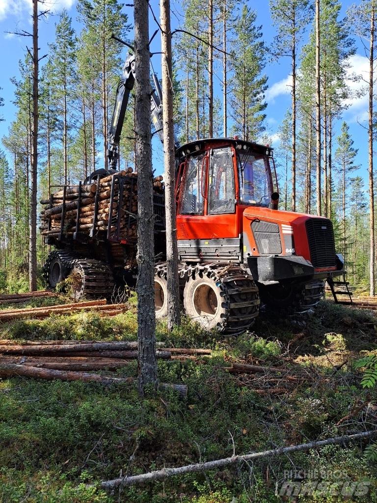 Komatsu 845 Kihordók