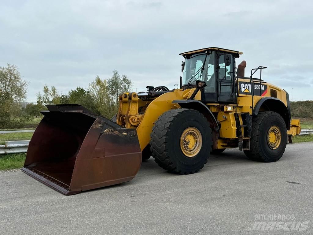 CAT 980M Gumikerekes homlokrakodók