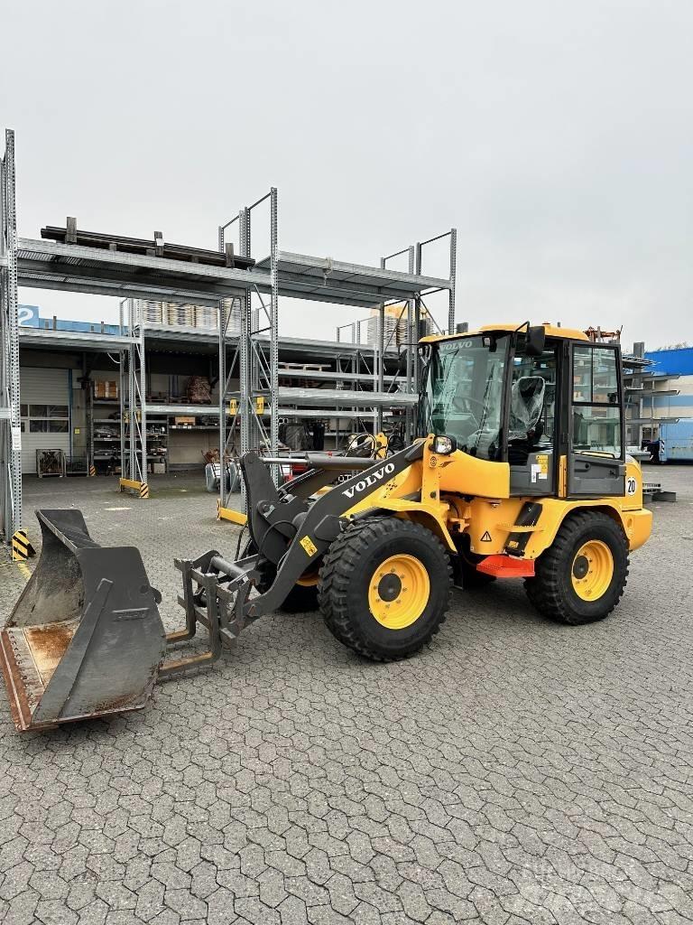 Volvo Radlader L30G Gumikerekes homlokrakodók
