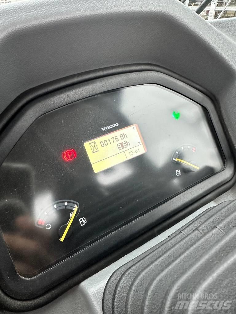 Volvo Radlader L30G Gumikerekes homlokrakodók