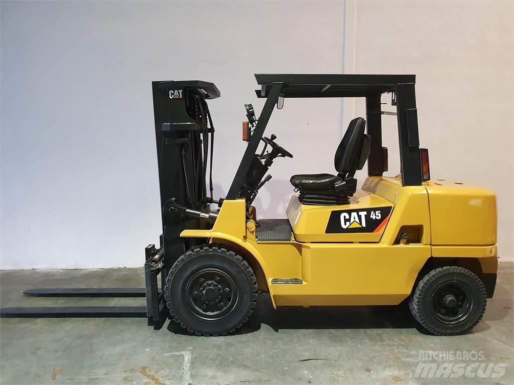 CAT DP45K2 MC Dízel targoncák
