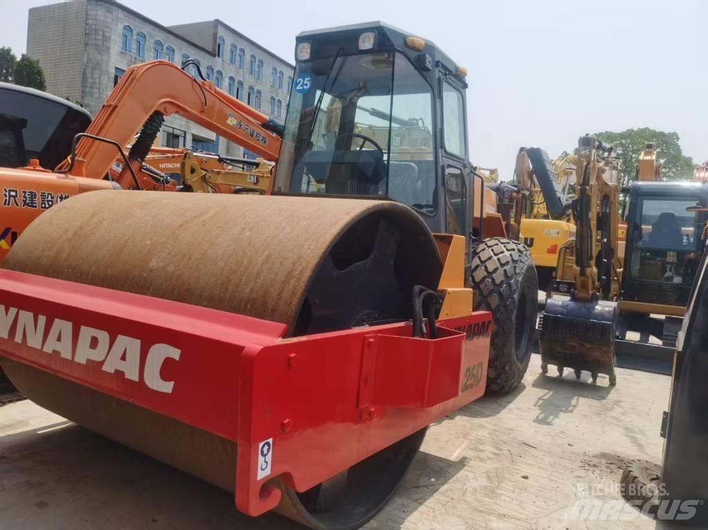 Dynapac ca25d Egydobos hengerek