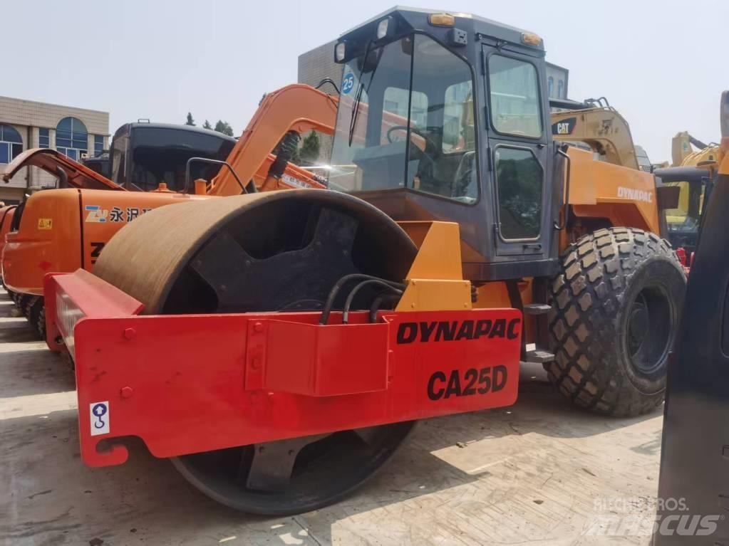 Dynapac ca25d Egydobos hengerek