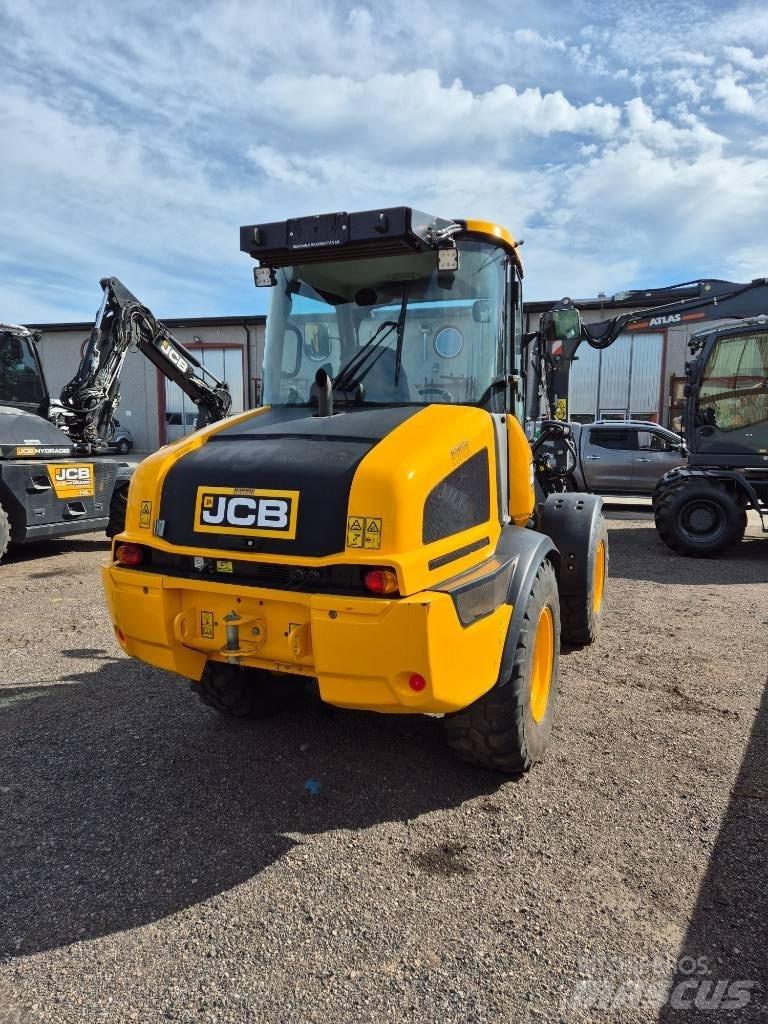 JCB 409 Gumikerekes homlokrakodók