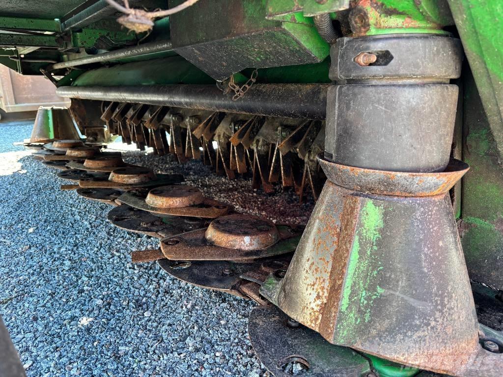 John Deere 131 Öntöző Kaszák