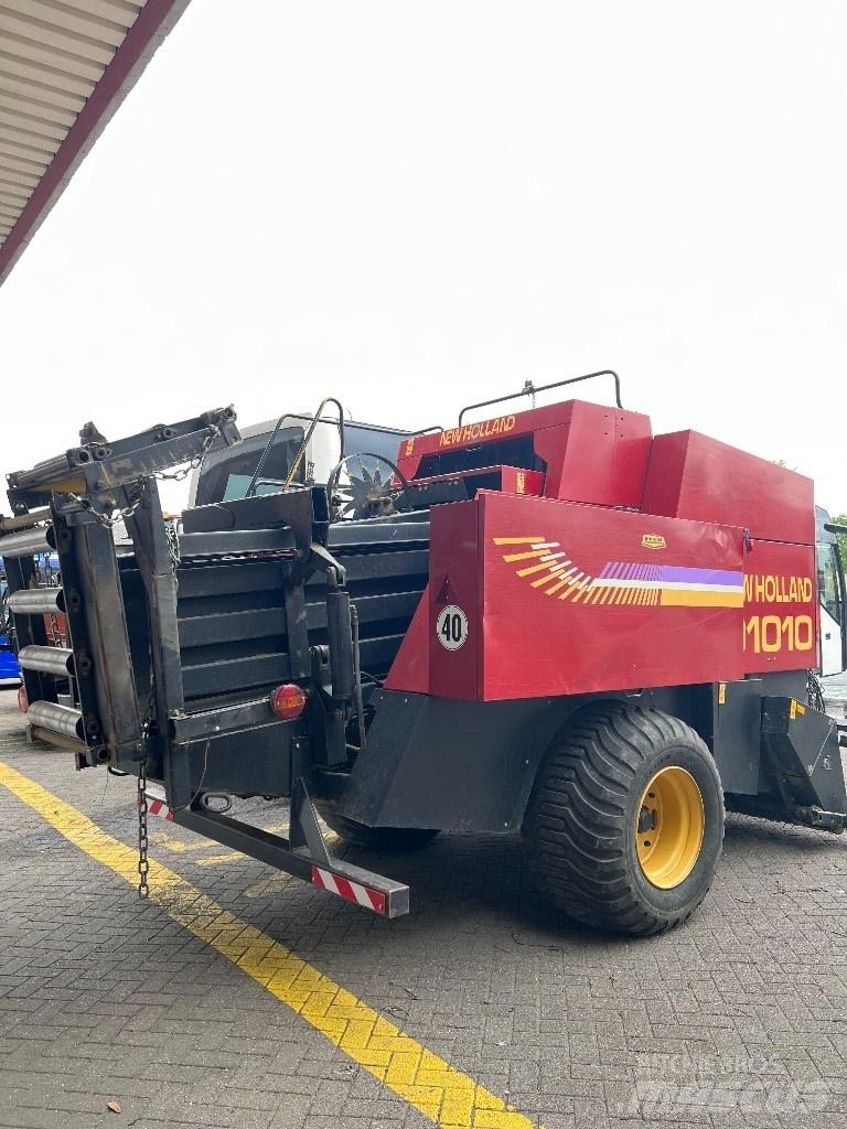 New Holland D 1010 Szögletes bálázók
