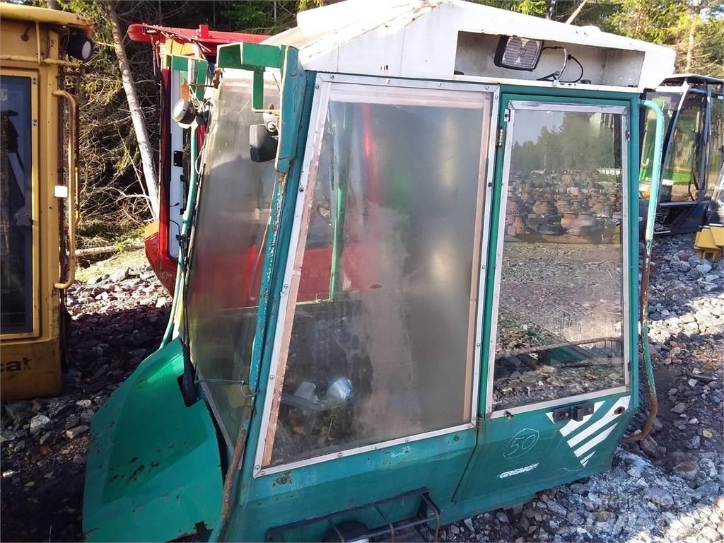 Gremo 950 Vezetőfülke és belső tartozékok