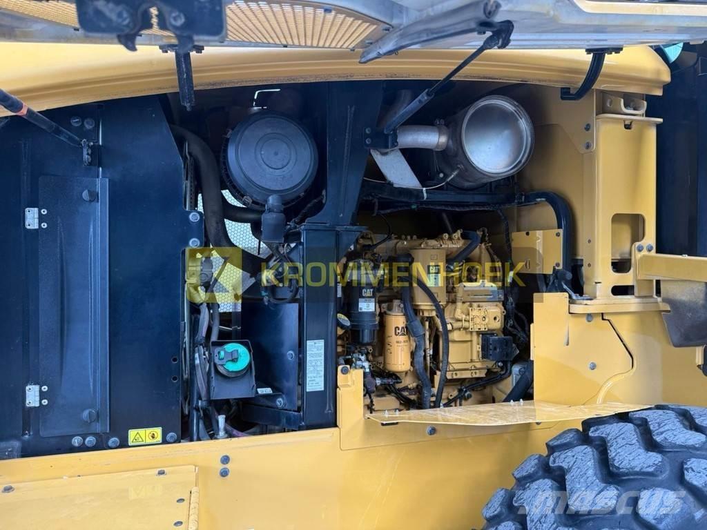 CAT 924 K Gumikerekes homlokrakodók