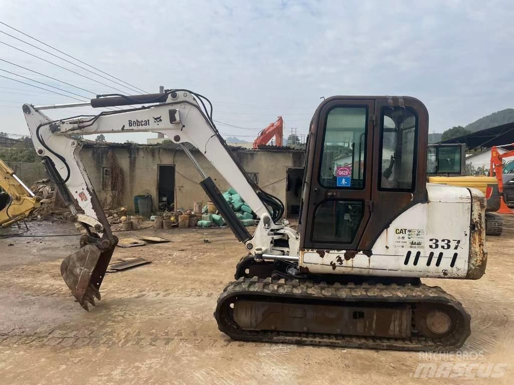 Bobcat 337 Mini kotrók < 7t