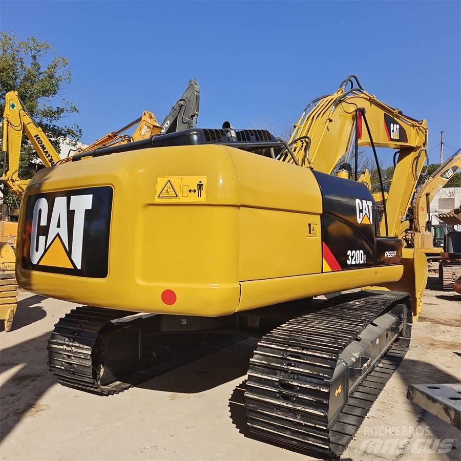 CAT 320D Lánctalpas kotrók