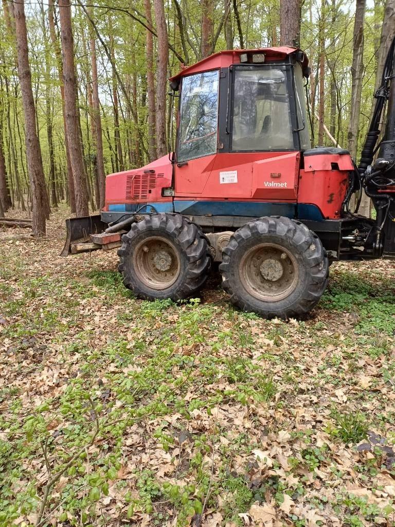 Valmet 840.2 Kihordók