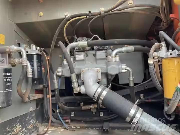 Hitachi ZX 250 Lánctalpas kotrók