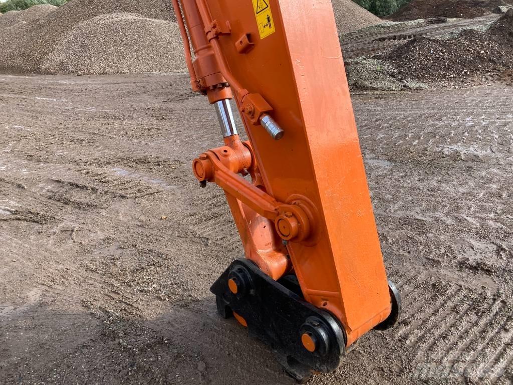 Hitachi ZX225USLC-6 Lánctalpas kotrók