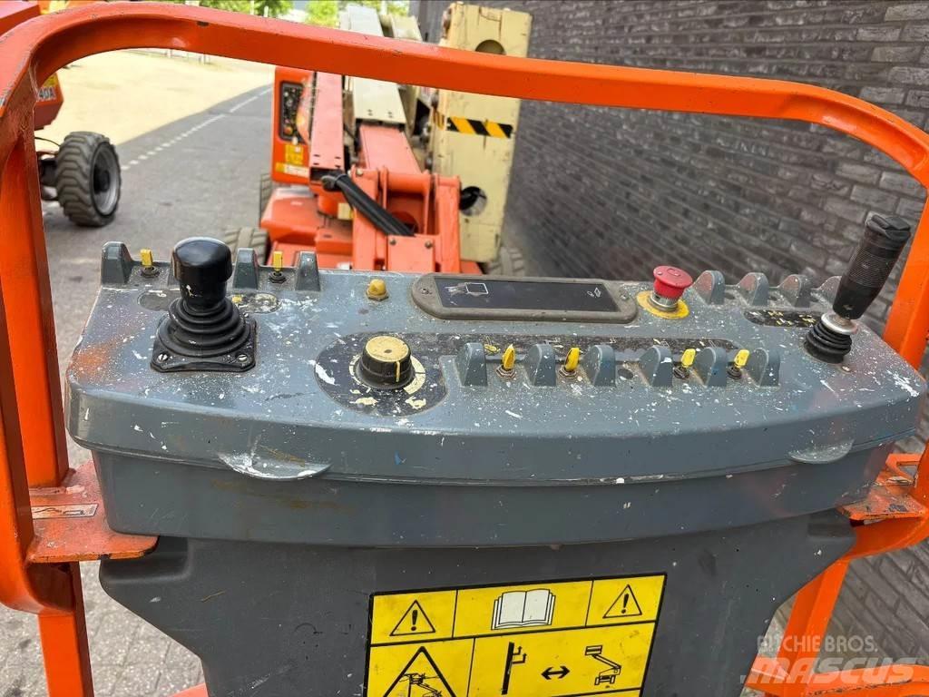 JLG E450AJ Karos emelők