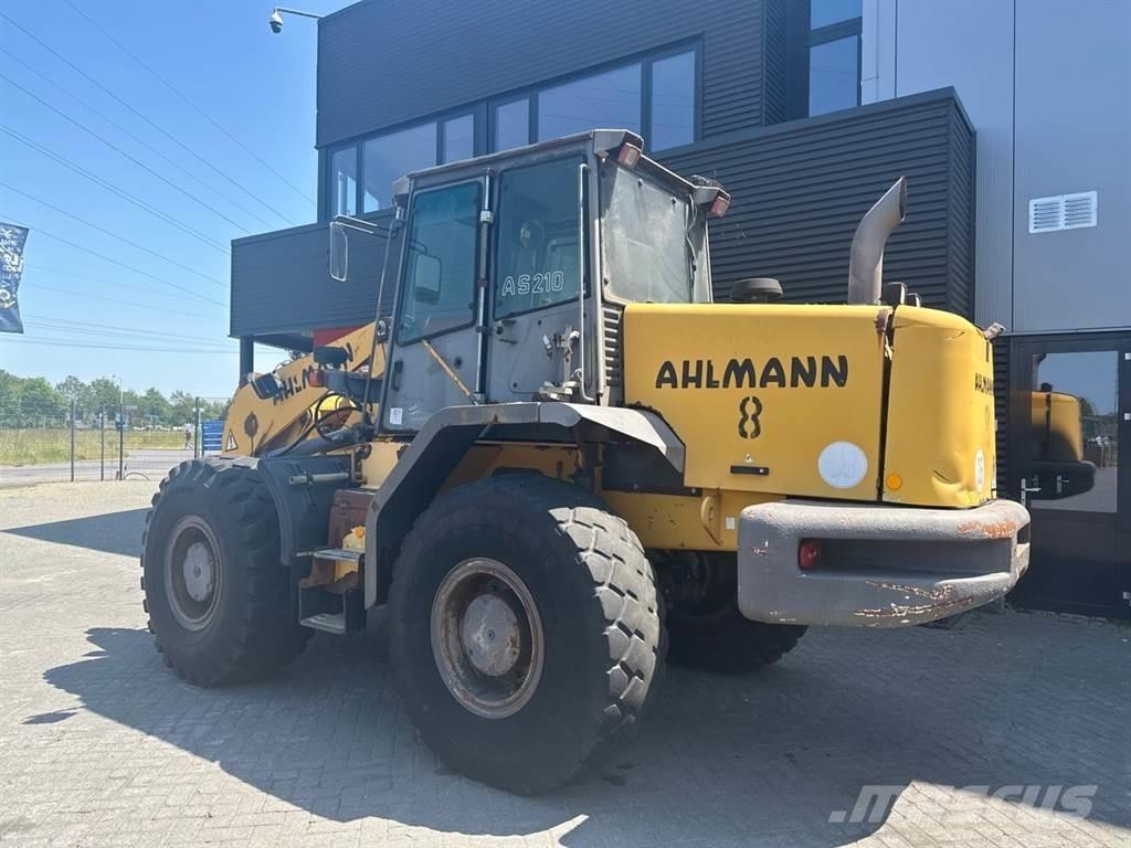 Ahlmann AZ 210 Gumikerekes homlokrakodók