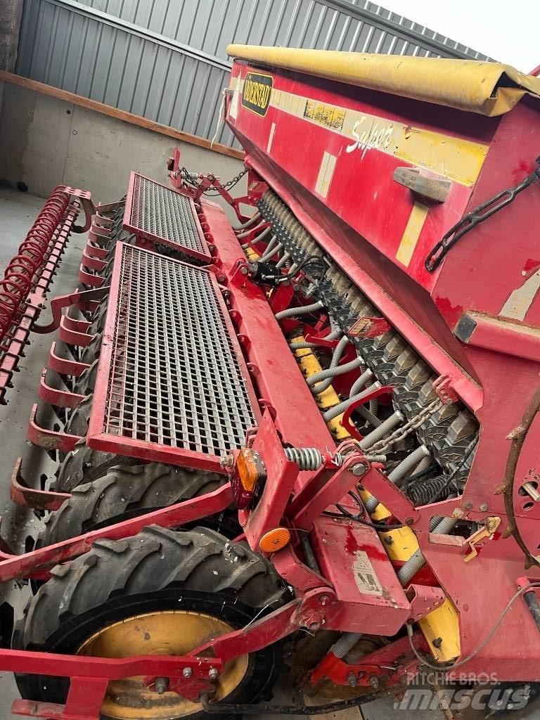 Väderstad Rapid400C Vetőgépek