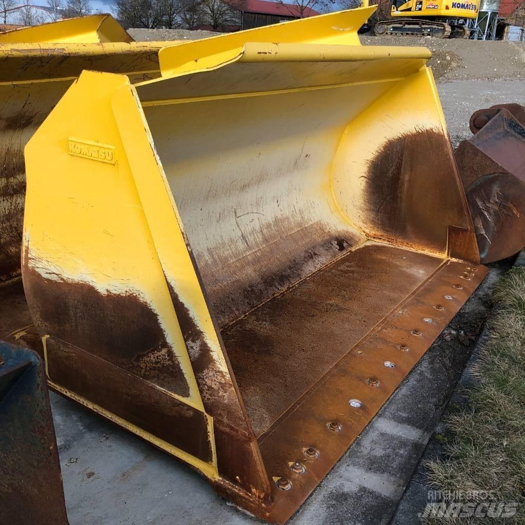 Komatsu WA470-8 Gumikerekes homlokrakodók