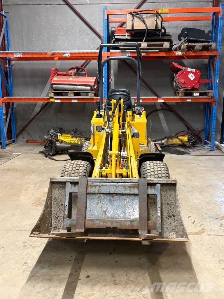 Knikmops KM 130 Gumikerekes homlokrakodók