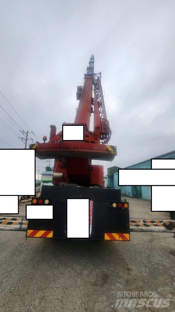 Liebherr LTM 1055-1 Terepdaruk