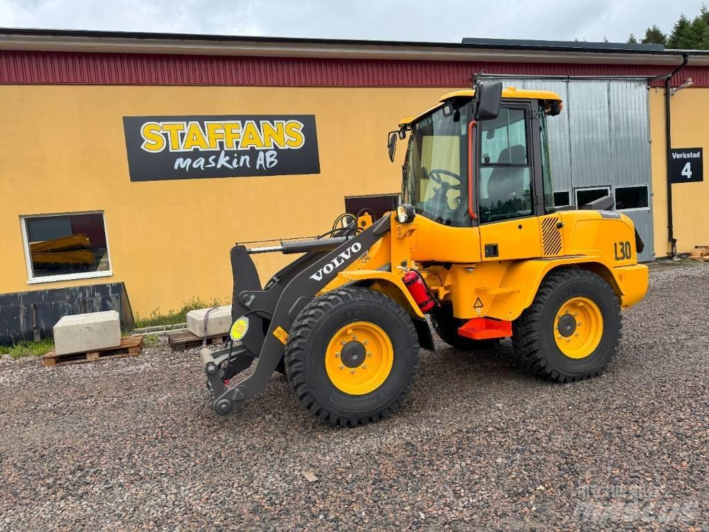 Volvo L 30 HS Gumikerekes homlokrakodók
