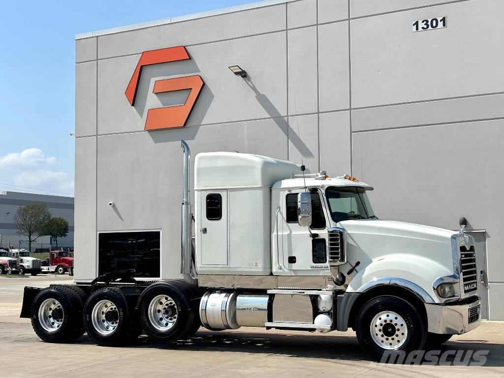 Mack Titan TD 713 Nyergesvontatók