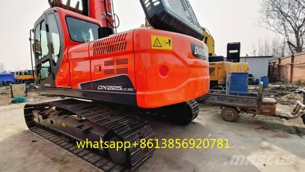Doosan DX 225 Lánctalpas kotrók
