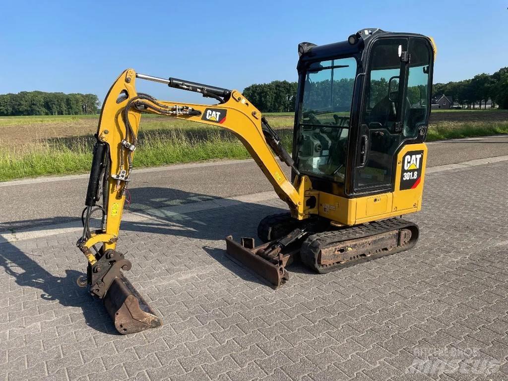 CAT 301.8 Mini kotrók < 7t