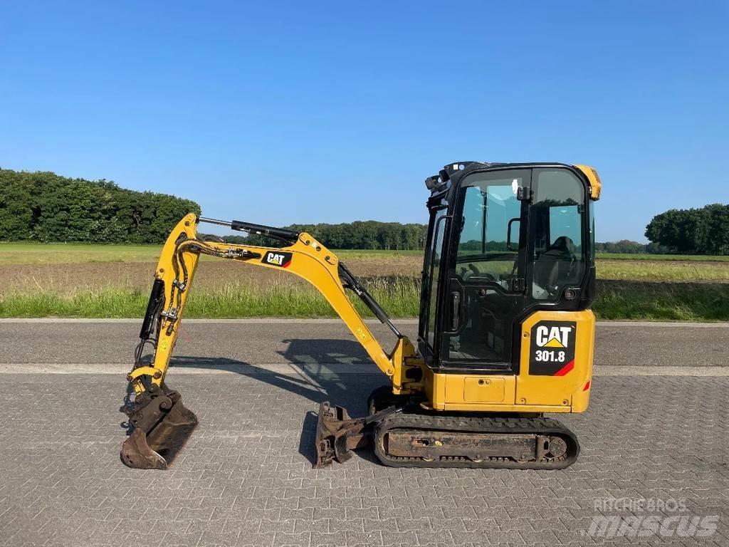 CAT 301.8 Mini kotrók < 7t