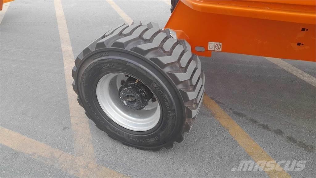 JLG 450AJSII Karos emelők