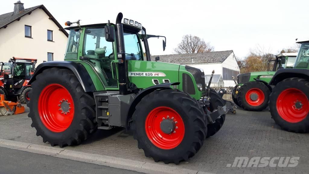 Fendt 820 Vario TMS Traktorok