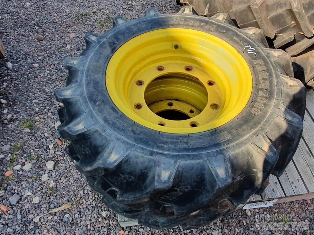 BKT 250/80-16 x2 Gumiabroncsok, kerekek és felnik