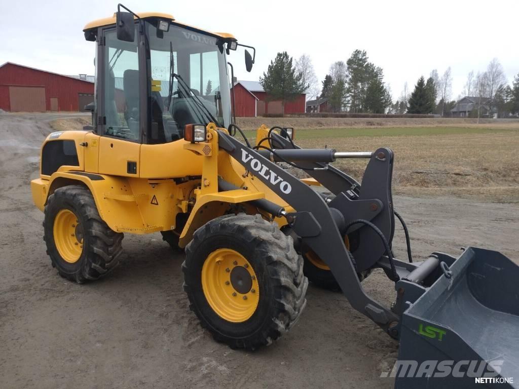 Volvo L 30 G Gumikerekes homlokrakodók
