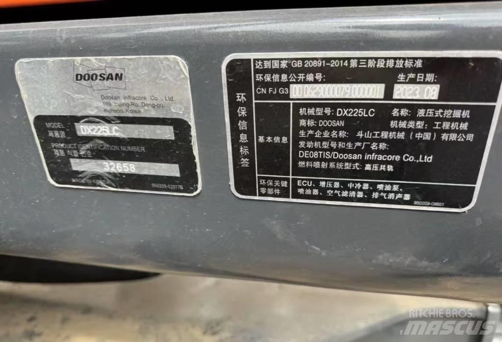 Doosan DX 225 Lánctalpas kotrók