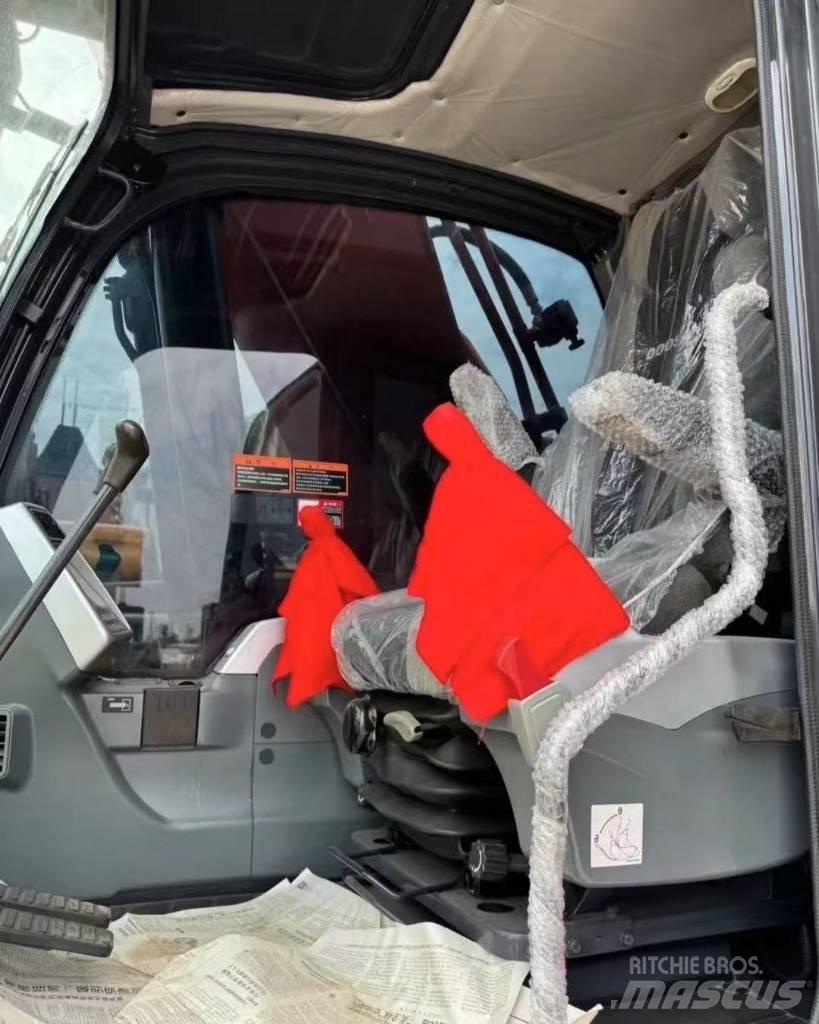 Doosan DX 225 Lánctalpas kotrók