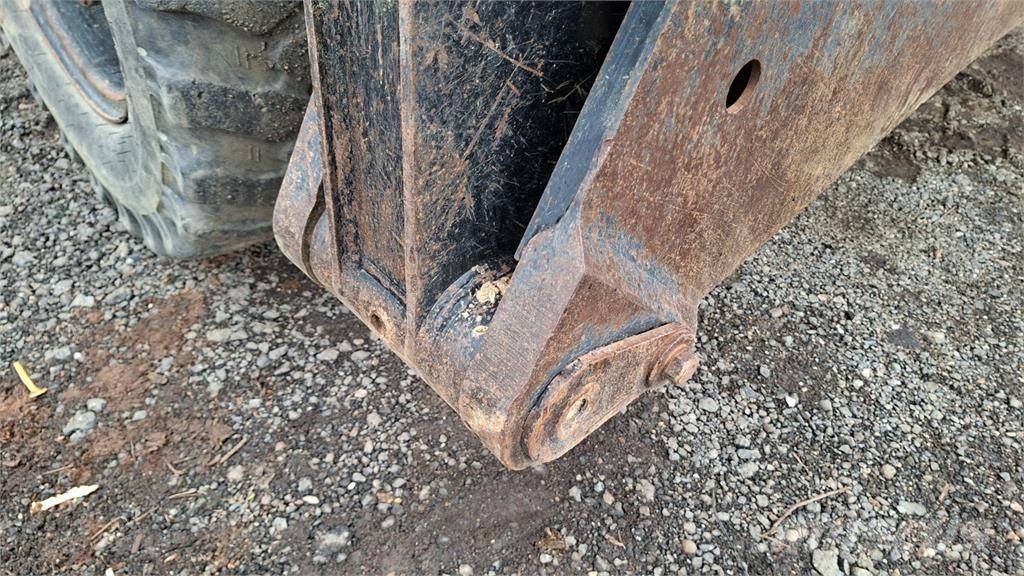 CAT M313D 4X4 Építőipar - Egyebek