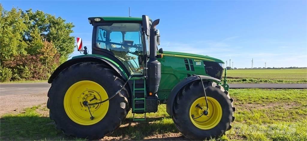 John Deere 6250R Traktorok