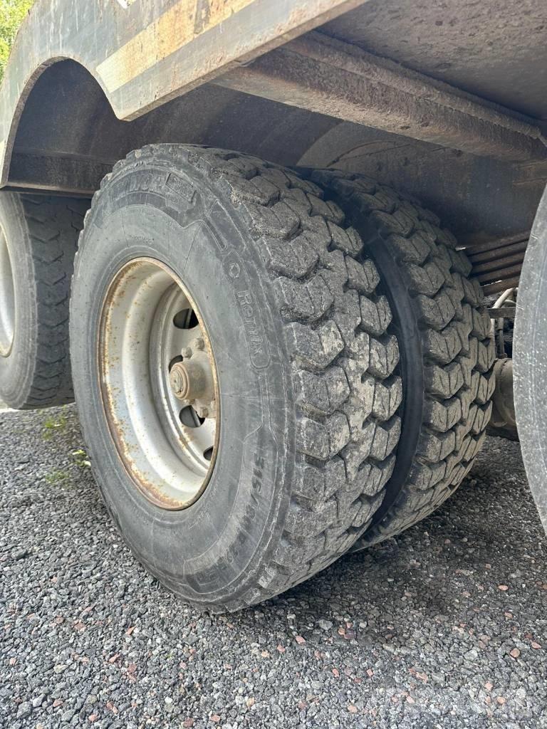 Sisu E11 erdészeti gépszállító teherautók