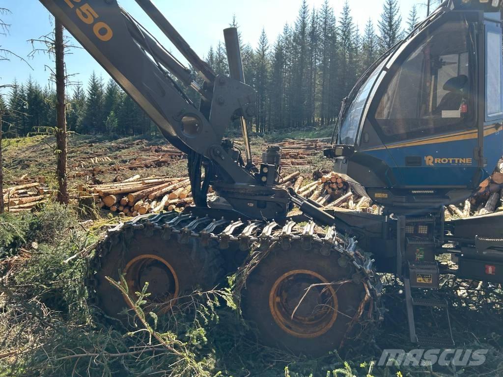 Rottne H21D Betakarítók